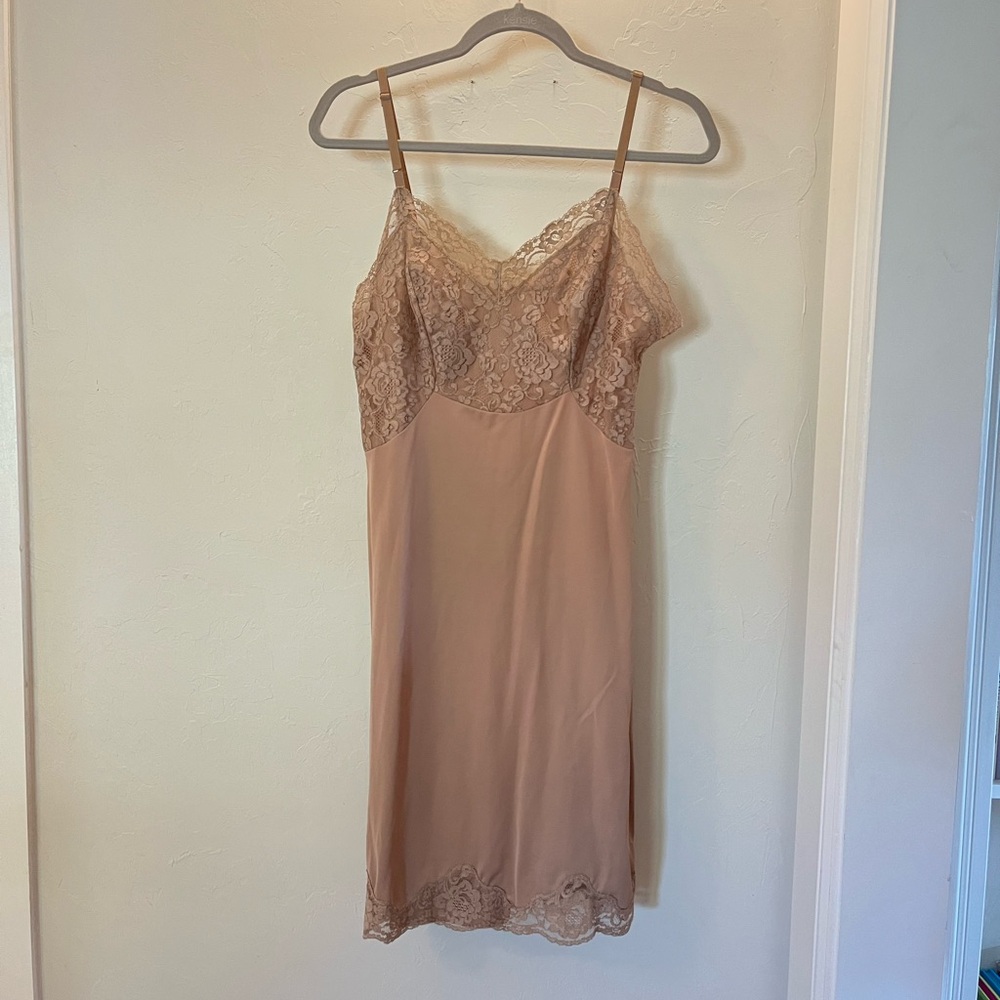 Vintage Dress Slip in Nude Size 8